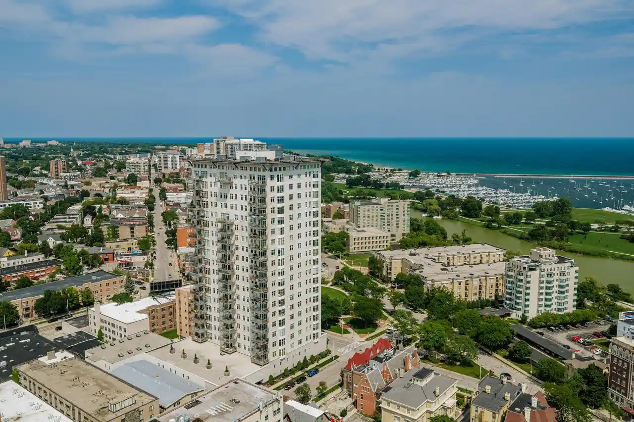 1313-n-franklin-pl-pl-803-milwaukee-wi-53202/hzid_5b155a09