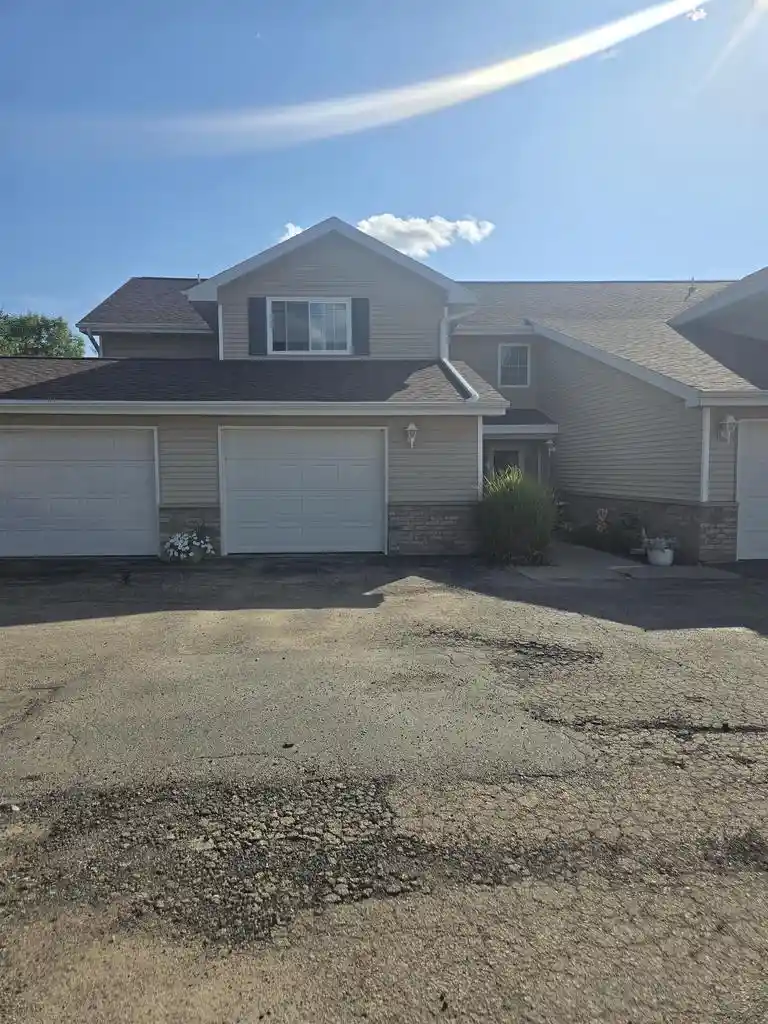 7395-whitespire-road-road-building-13-unit-1-schofield-wi-54476/hzid_74aea201
