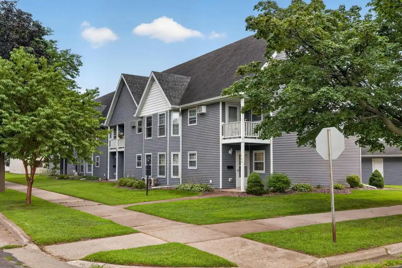 1400-redfield-street-street-6-la-crosse-wi-54601/hzid_dee2cdc9