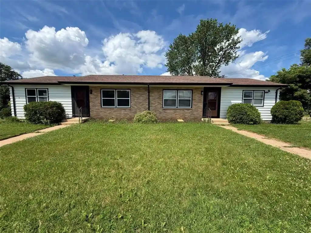 650-652-w-macarthur-avenue-avenue-1-2-eau-claire-wi-54701/hzid_e4bbde55