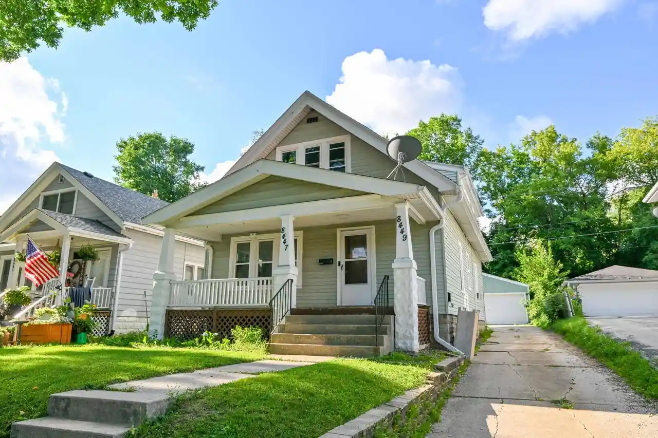 8447-w-maple-street-street-8449-west-allis-wi-53214/hzid_0886854c