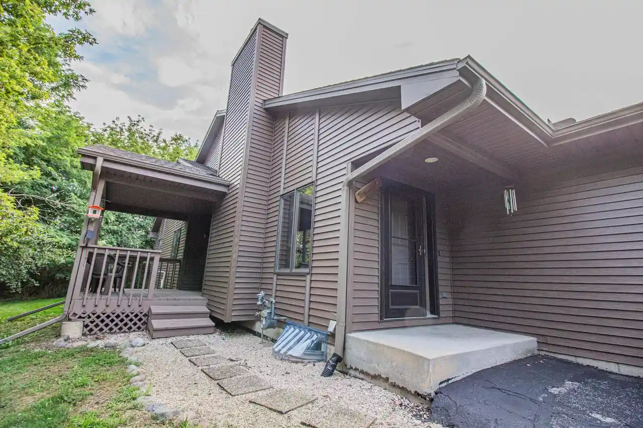 n81w13172-country-terrace-lane-lane-a-menomonee-falls-wi-53051/hzid_4d397287