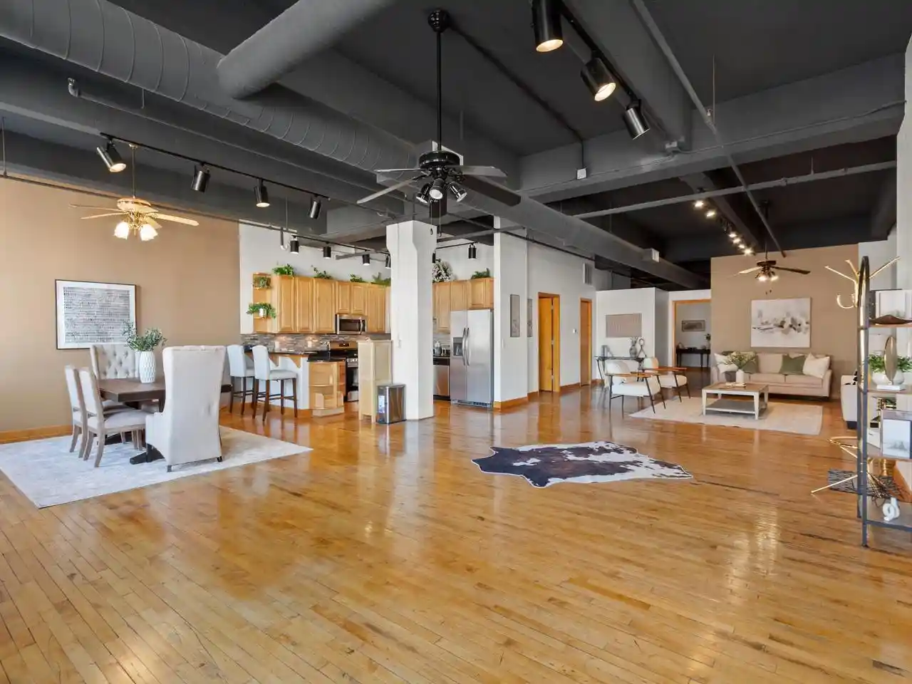 730-n-plankinton-avenue-avenue-8c-milwaukee-wi-53203/hzid_7f63384f