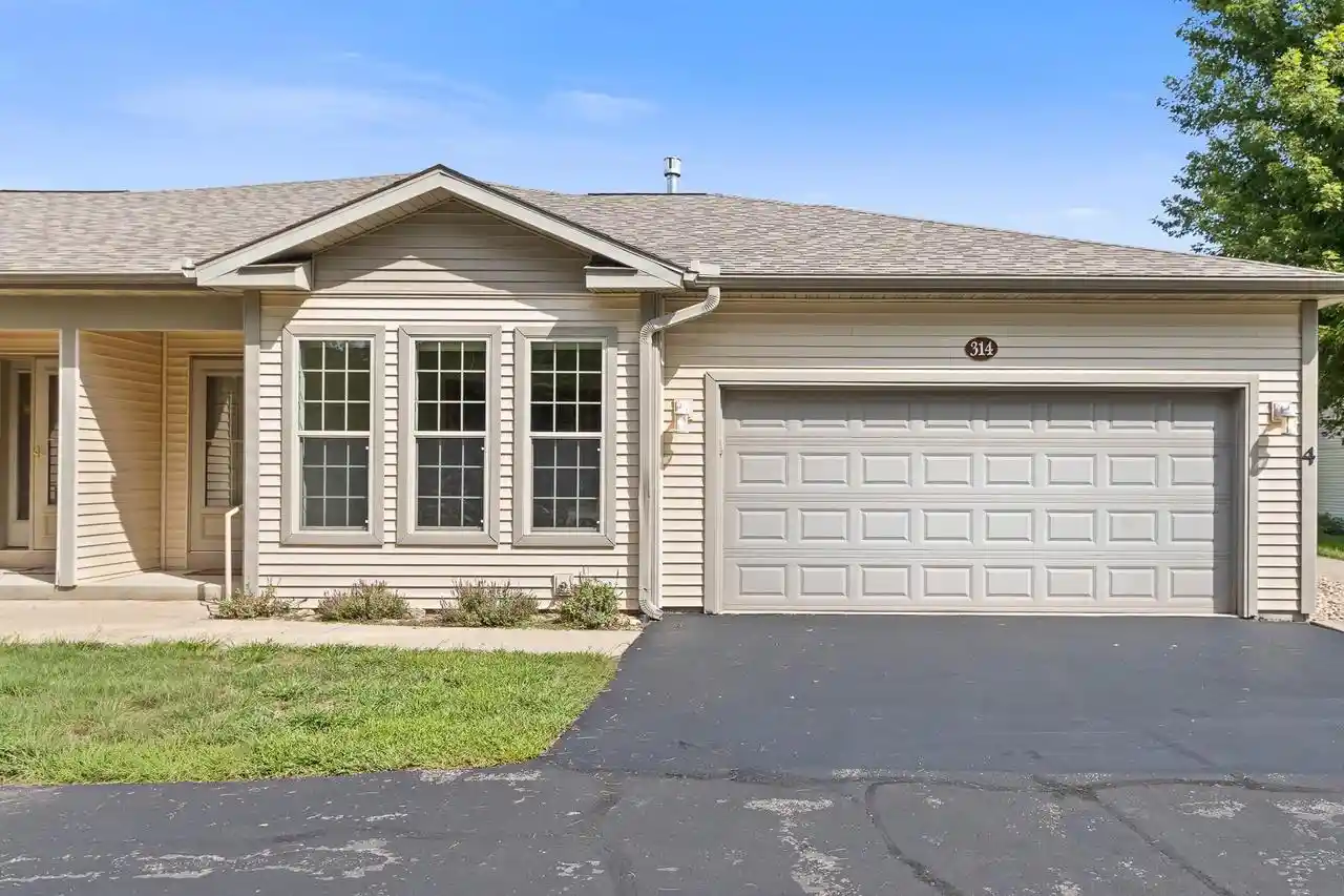 314-henry-dr-dr-4-portage-wi-53901/hzid_42f94436