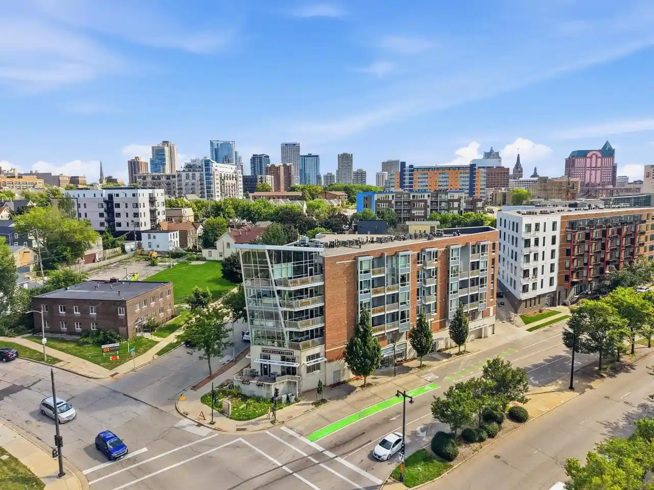 1541-n-jefferson-street-street-201-milwaukee-wi-53202/hzid_44a85ad2
