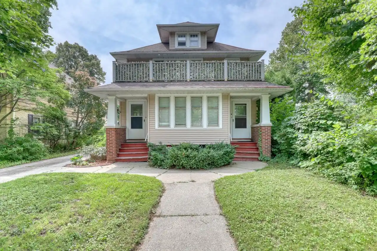 2013-e-wood-pl-pl-2015-shorewood-wi-53211/hzid_89642831