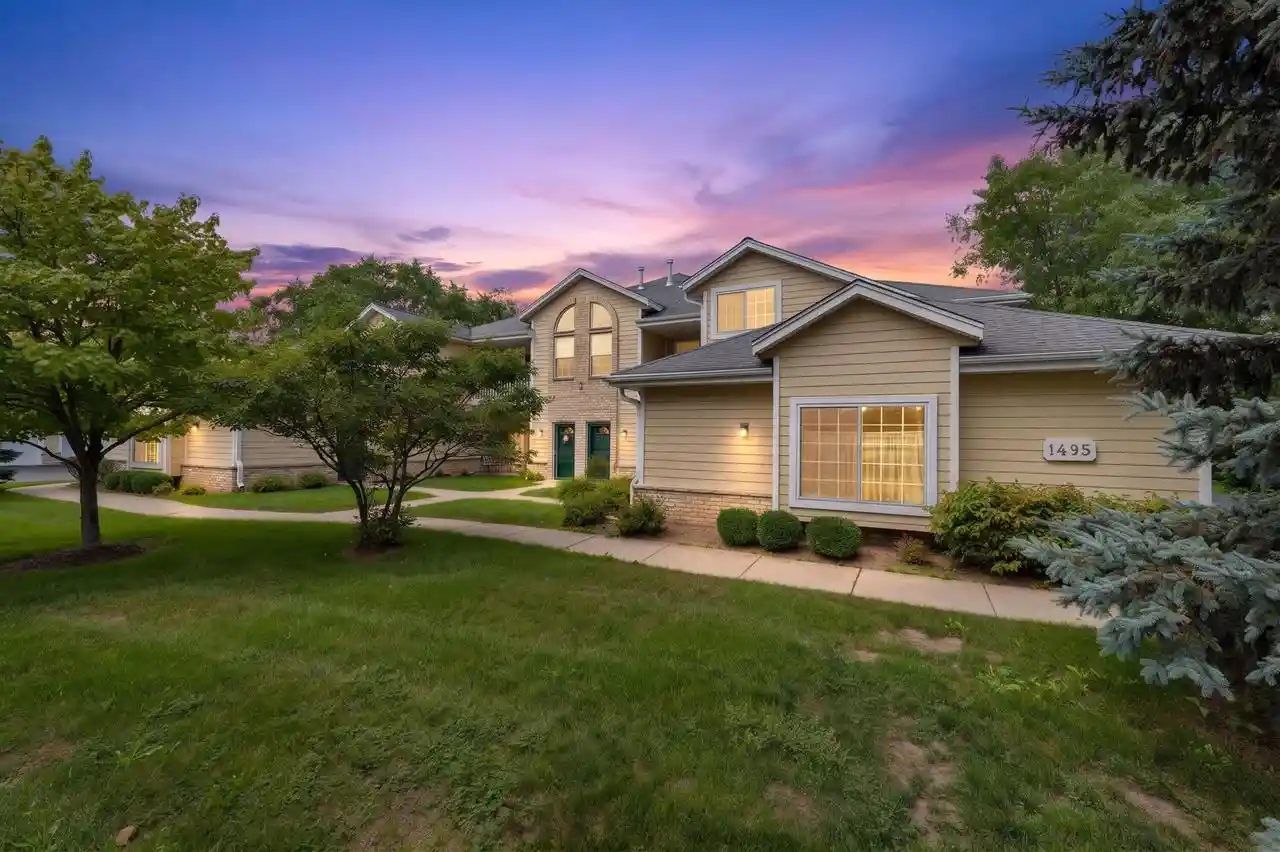 1495-garay-lane-lane-5-port-washington-wi-53074/hzid_8e8d727b