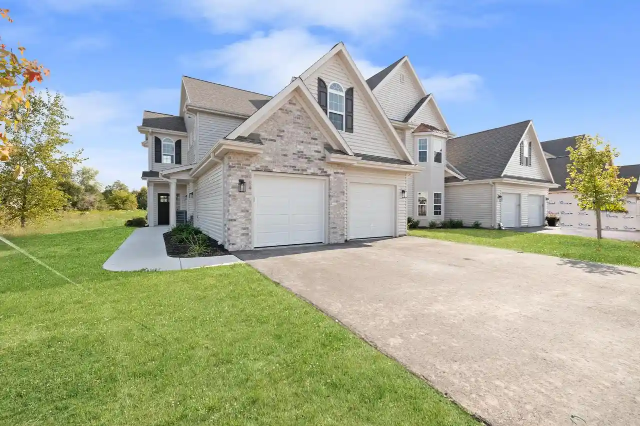 1786-horseshoe-lane-lane-426-3-slinger-wi-53086/hzid_fe2be1c2