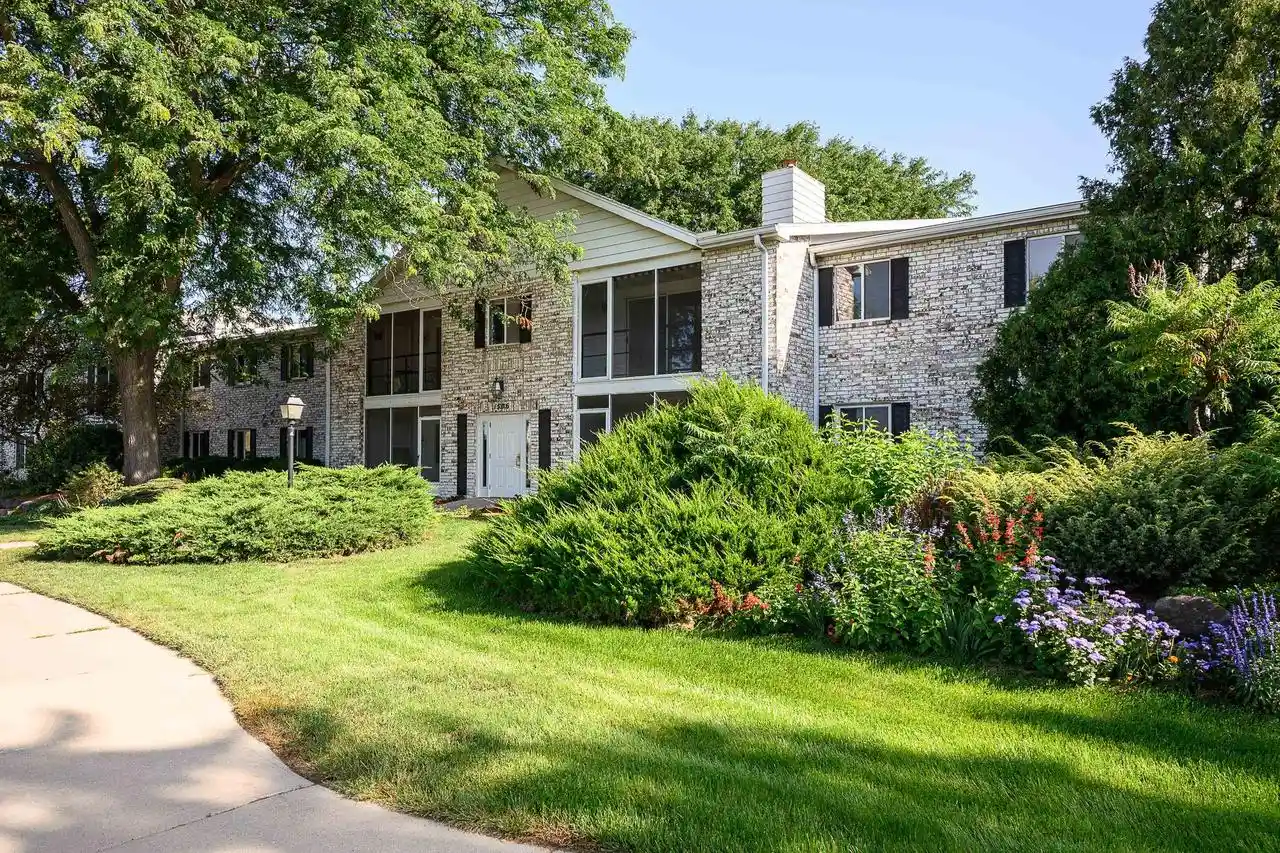 1506-wheeler-road-road-f-madison-wi-53704/hzid_8cad1f78