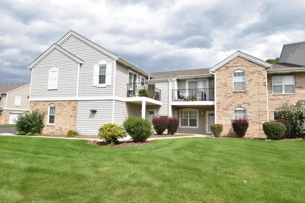 1208-n-sunnyslope-dr-dr-104-mount-pleasant-wi-53406/hzid_b85838a0