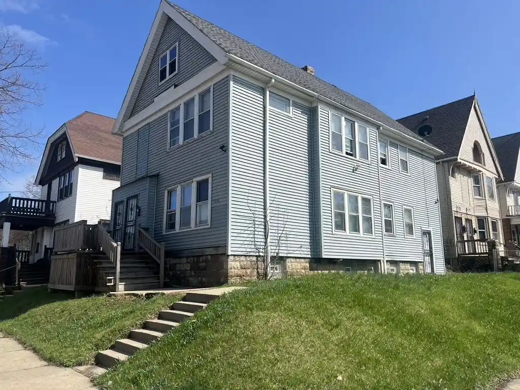 2481-2483-w-locust-street-street-milwaukee-wi-53206/hzid_2b6e328d