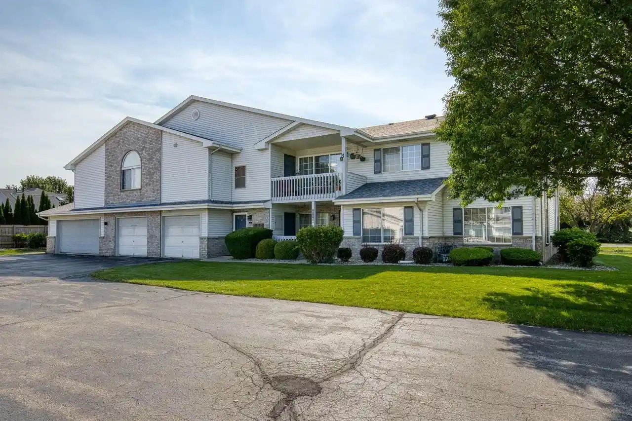 3405-85th-street-street-f-kenosha-wi-53412/hzid_ba2d4a2e