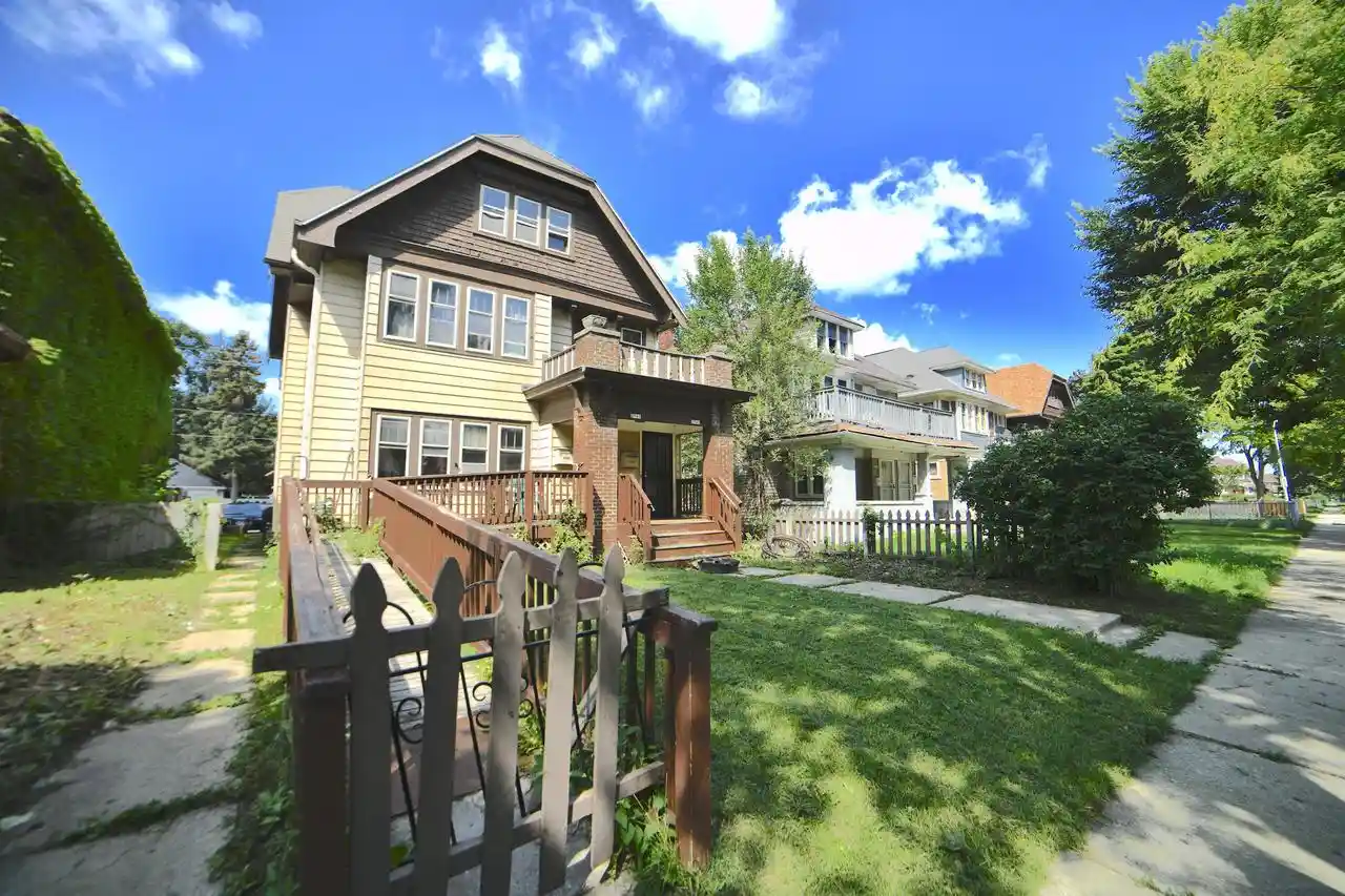 2761-2763-n-45th-street-street-milwaukee-wi-53210/hzid_b5da5c14