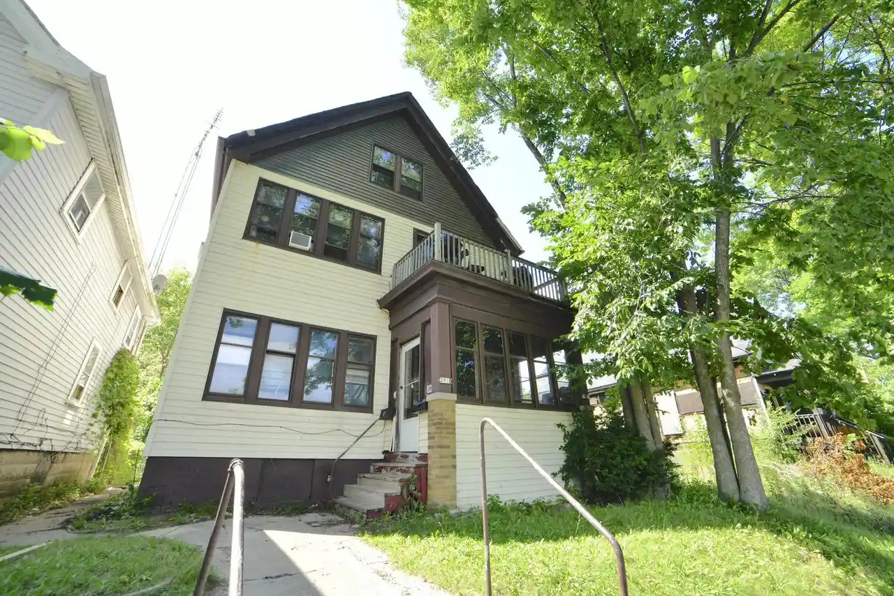 2917-2919-n-8th-street-street-milwaukee-wi-53206/hzid_11194a31