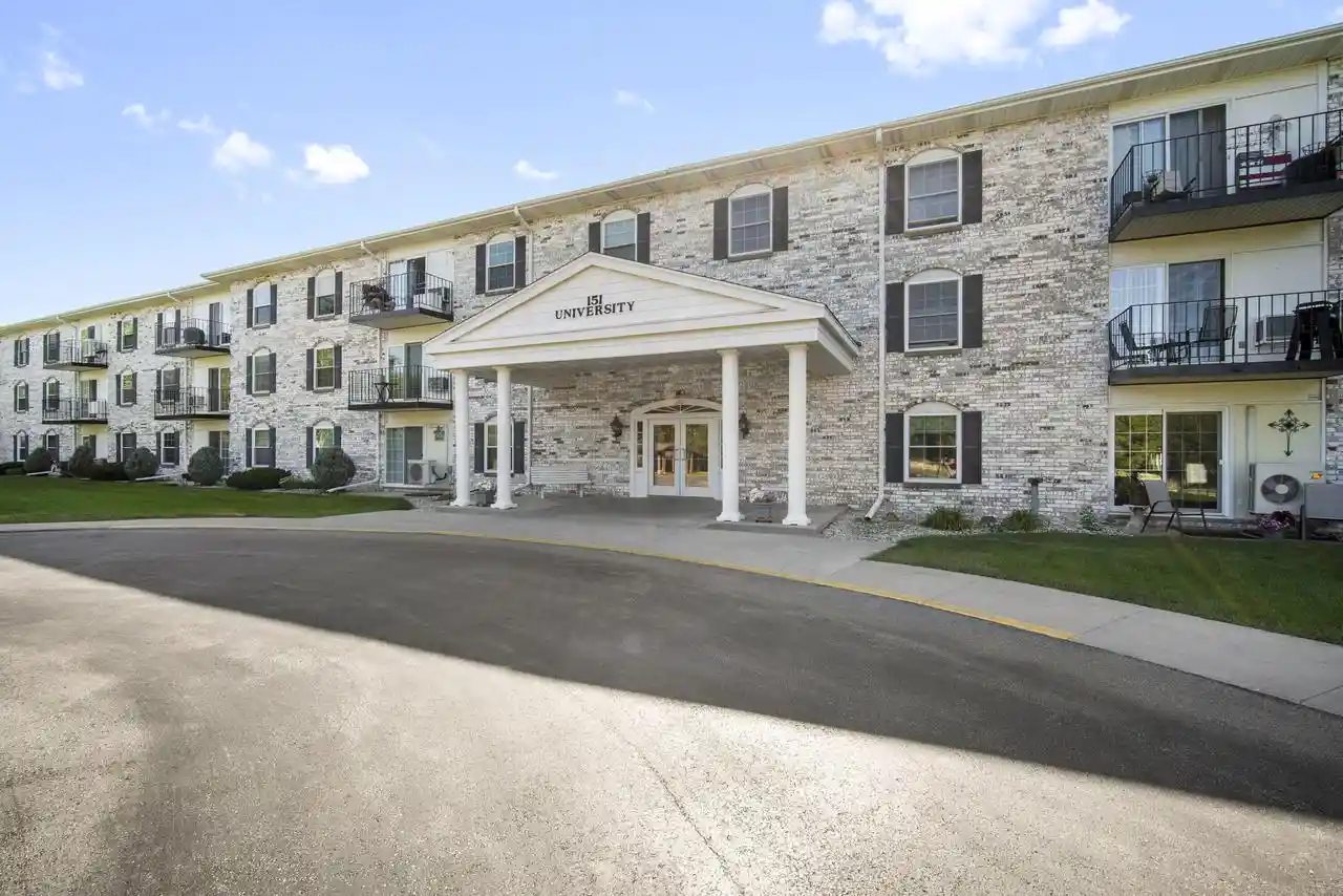 151-n-university-dr-dr-112-west-bend-wi-53095/hzid_371848e0