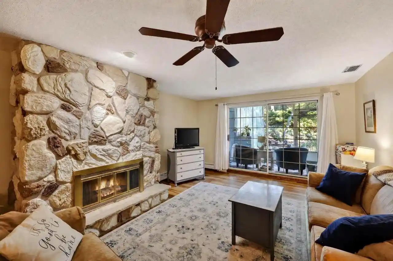 1-golf-course-road-road-c-madison-wi-53704/hzid_467ebb07