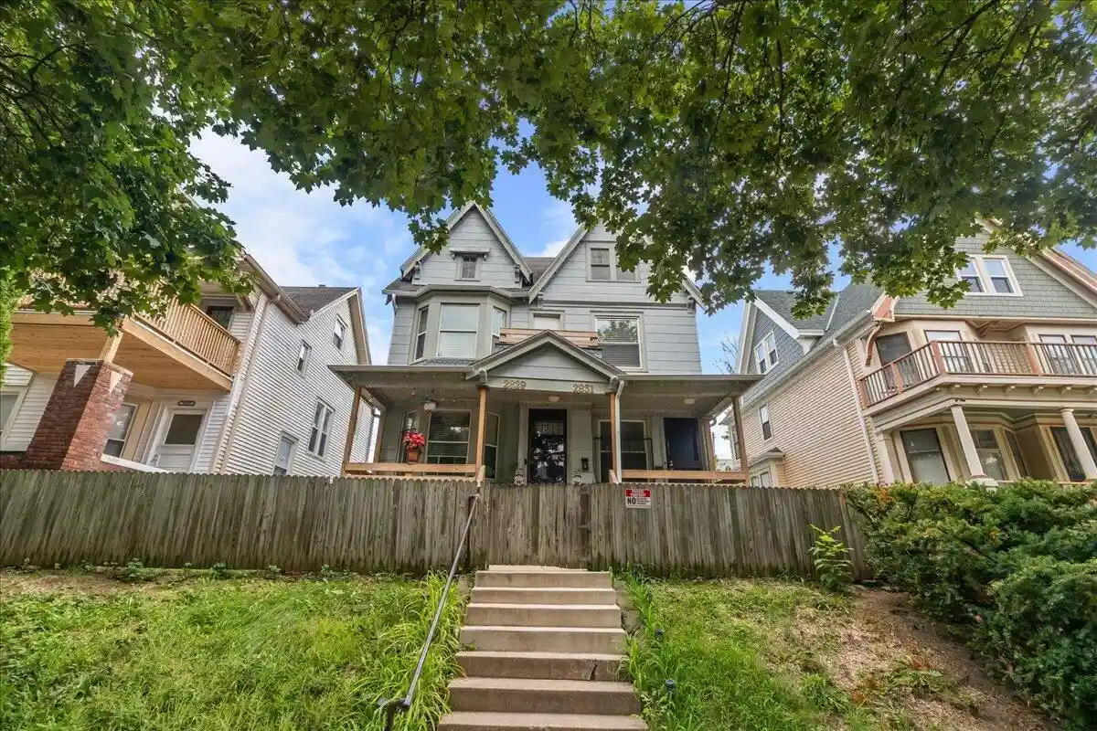 2829-w-juneau-avenue-avenue-2831-milwaukee-wi-53208/hzid_3036915d