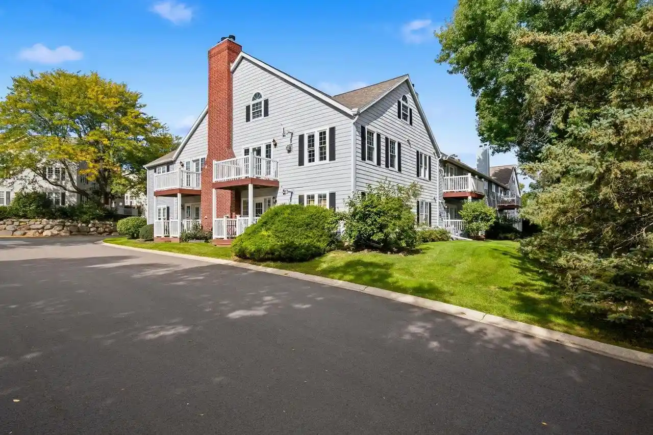 917-harbor-house-dr-8-madison-wi-53719/hzid_b2a8634b