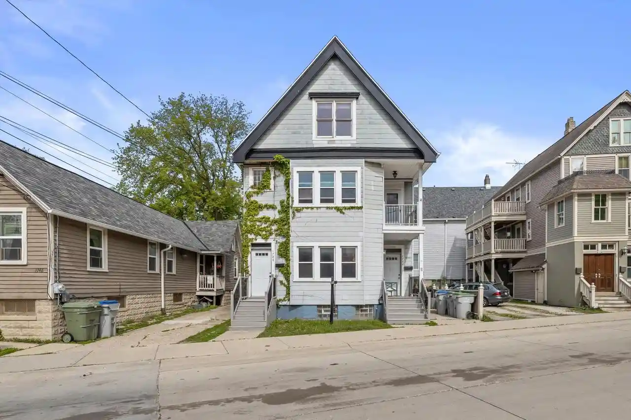 1742-n-pulaski-st-1744-milwaukee-wi-53202/hzid_a1fb5395