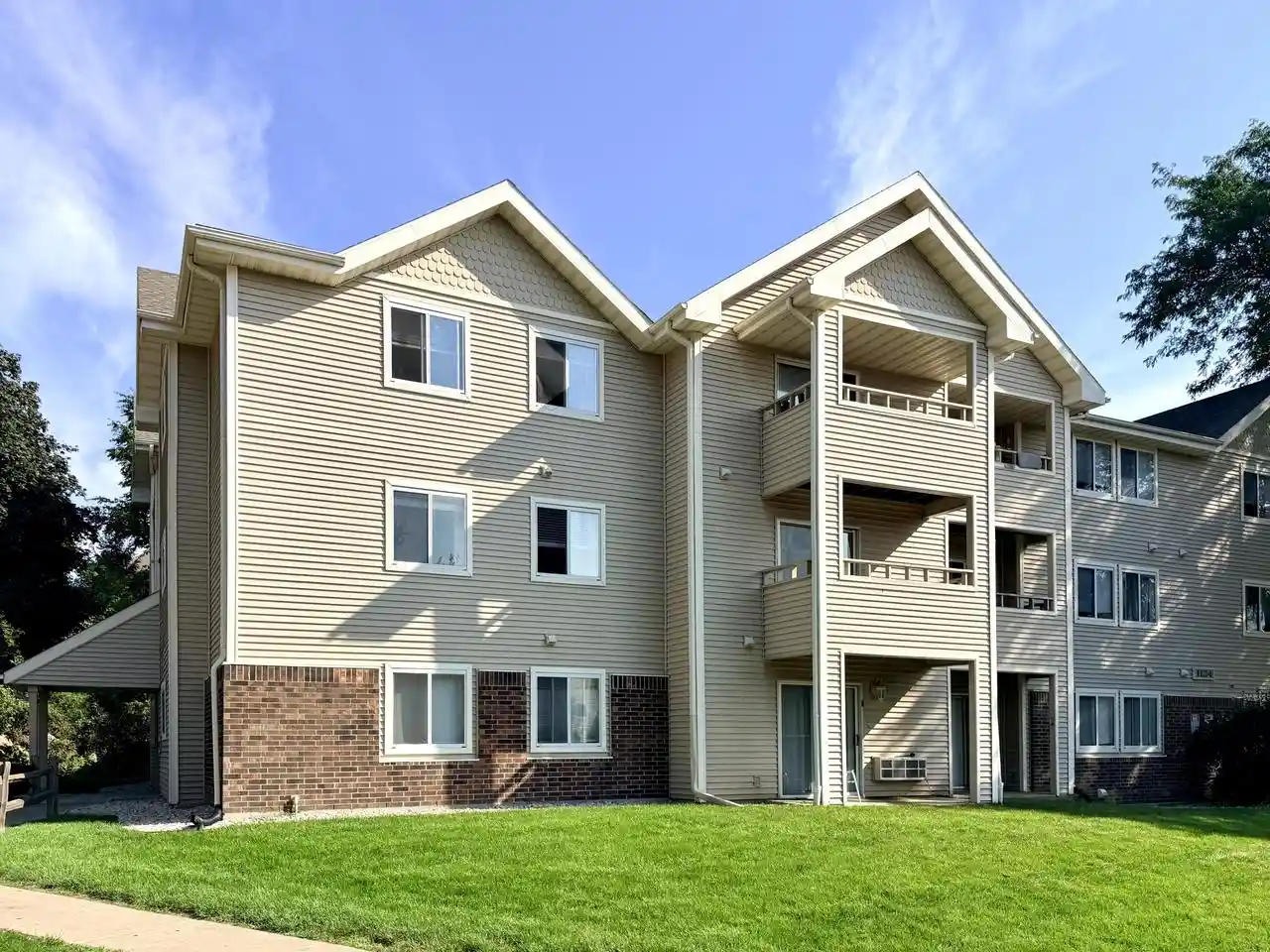 1124-morraine-view-dr-dr-202-madison-wi-53719/hzid_9ba60351