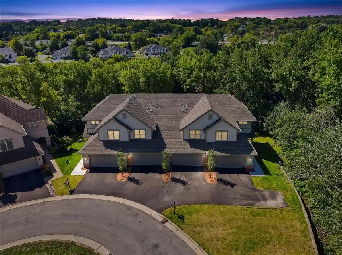 255-aerie-circle-circle-103-brookfield-wi-53045/hzid_74e80884