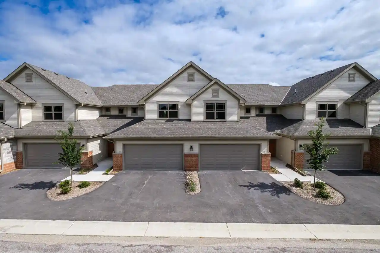 255-aerie-circle-circle-102-brookfield-wi-53045/hzid_e2434b78