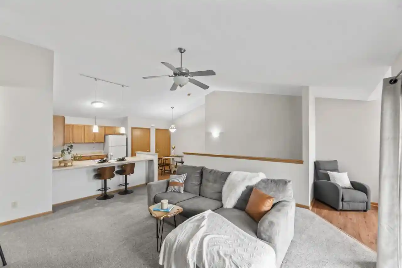 w1062-marietta-ave-314-ixonia-wi-53036/hzid_8fdd9070