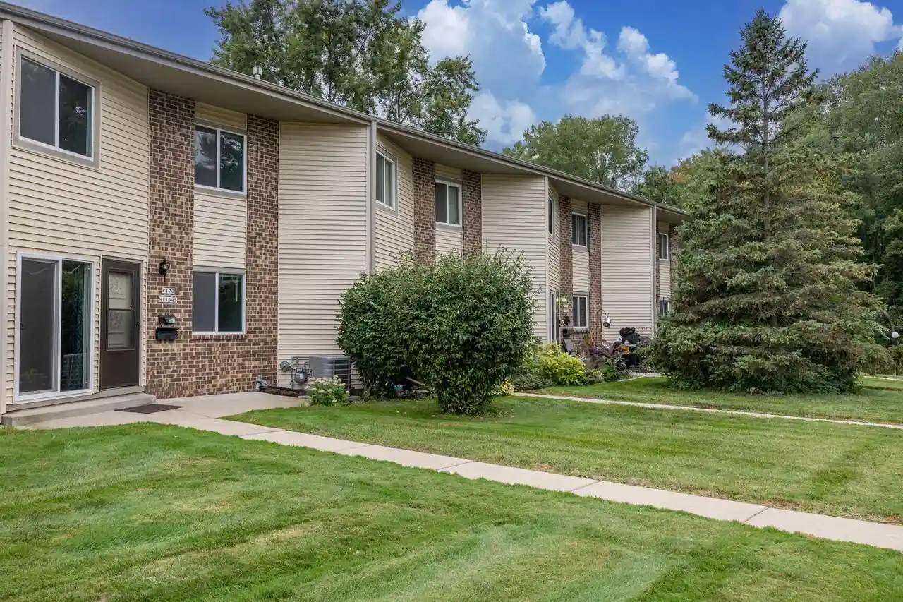 w170n11545-armada-dr-21-9-germantown-wi-53022/hzid_46347648