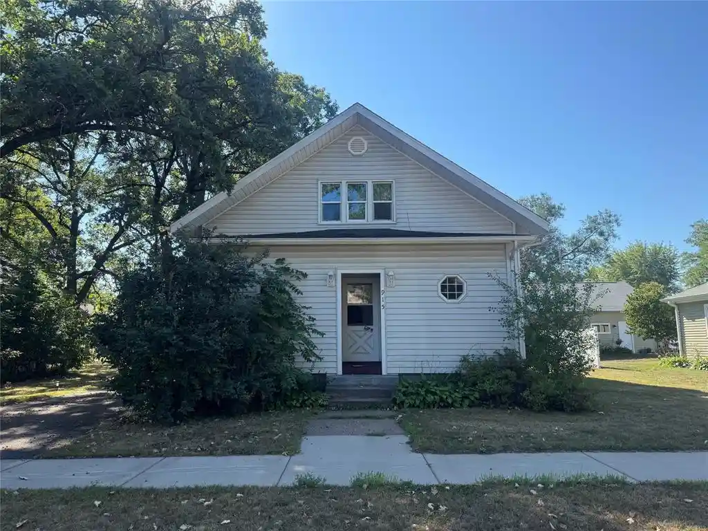 915-miles-st-1-2-chippewa-falls-wi-54729/hzid_c3fa730c