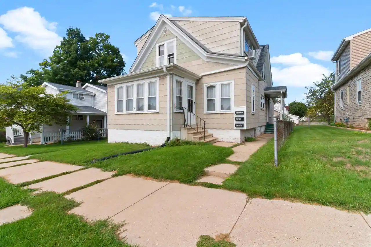 1324-marquette-ave-south-milwaukee-wi-53172/hzid_cf10362f