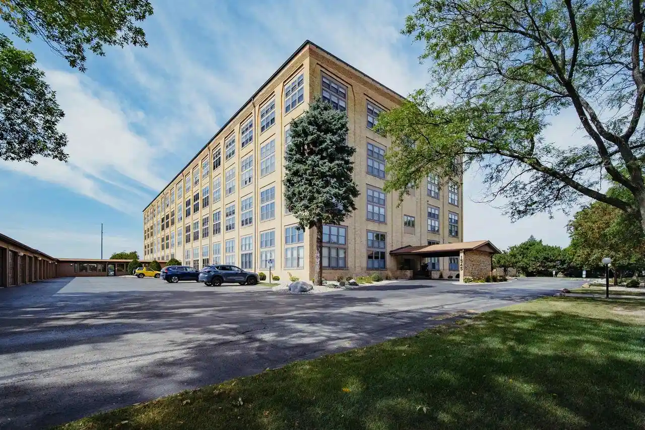 1545-arboretum-dr-310-oshkosh-wi-54901/hzid_7171a43d