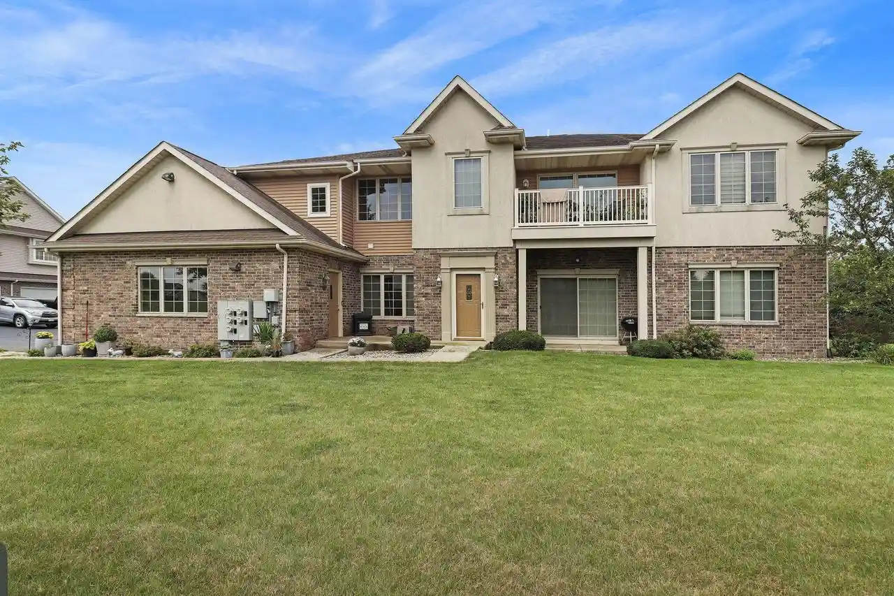 7156-parkside-ln-141-mount-pleasant-wi-53406/hzid_57954b8f