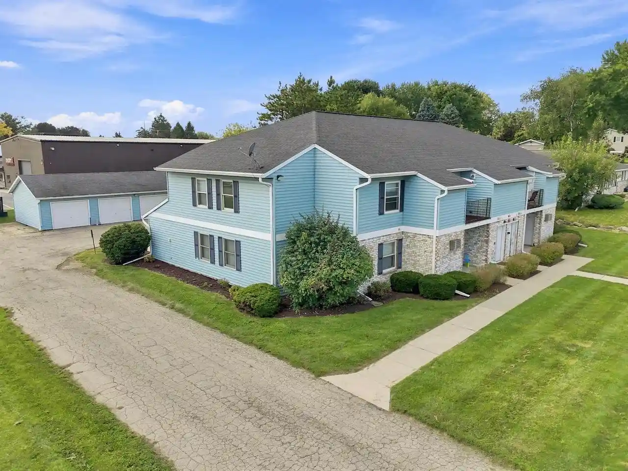 601-e-oak-st-cottage-grove-wi-53527/hzid_8b34fb3b