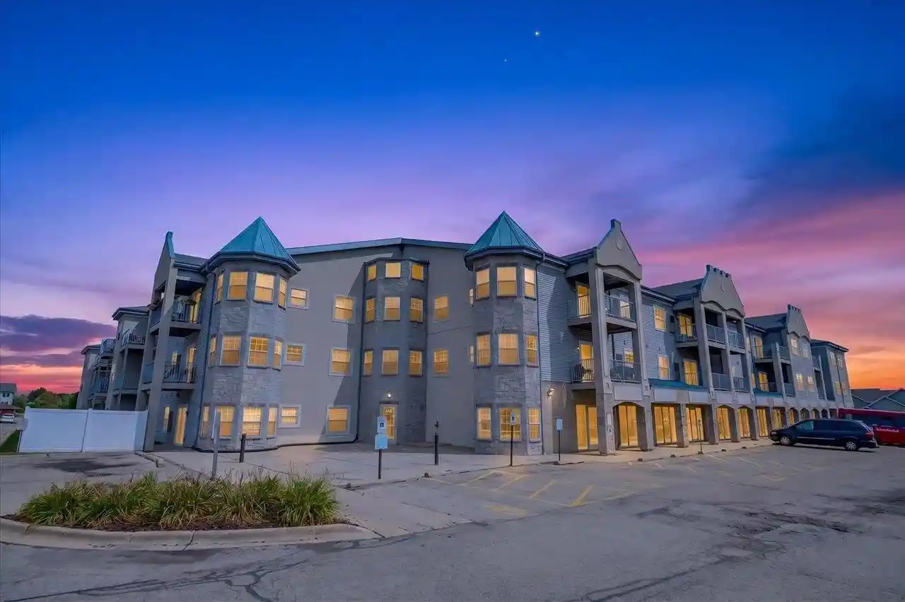 2320-jackson-st-102-stoughton-wi-53589/hzid_da8eacc6