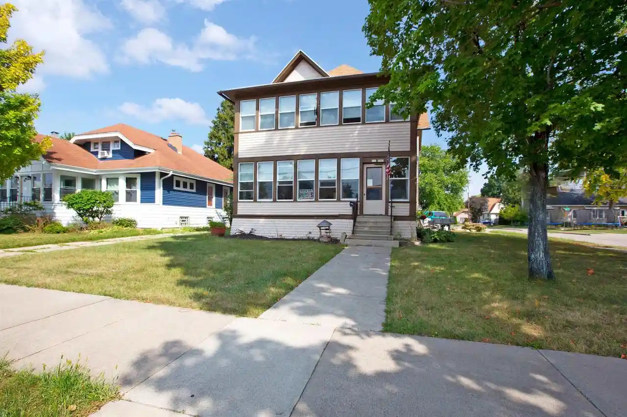 330-e-irving-ave-oshkosh-wi-54901/hzid_fb0620f5