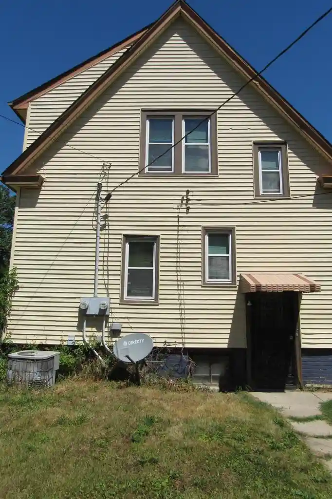 235-e-burleigh-st-milwaukee-wi-53212/hzid_d003ce94