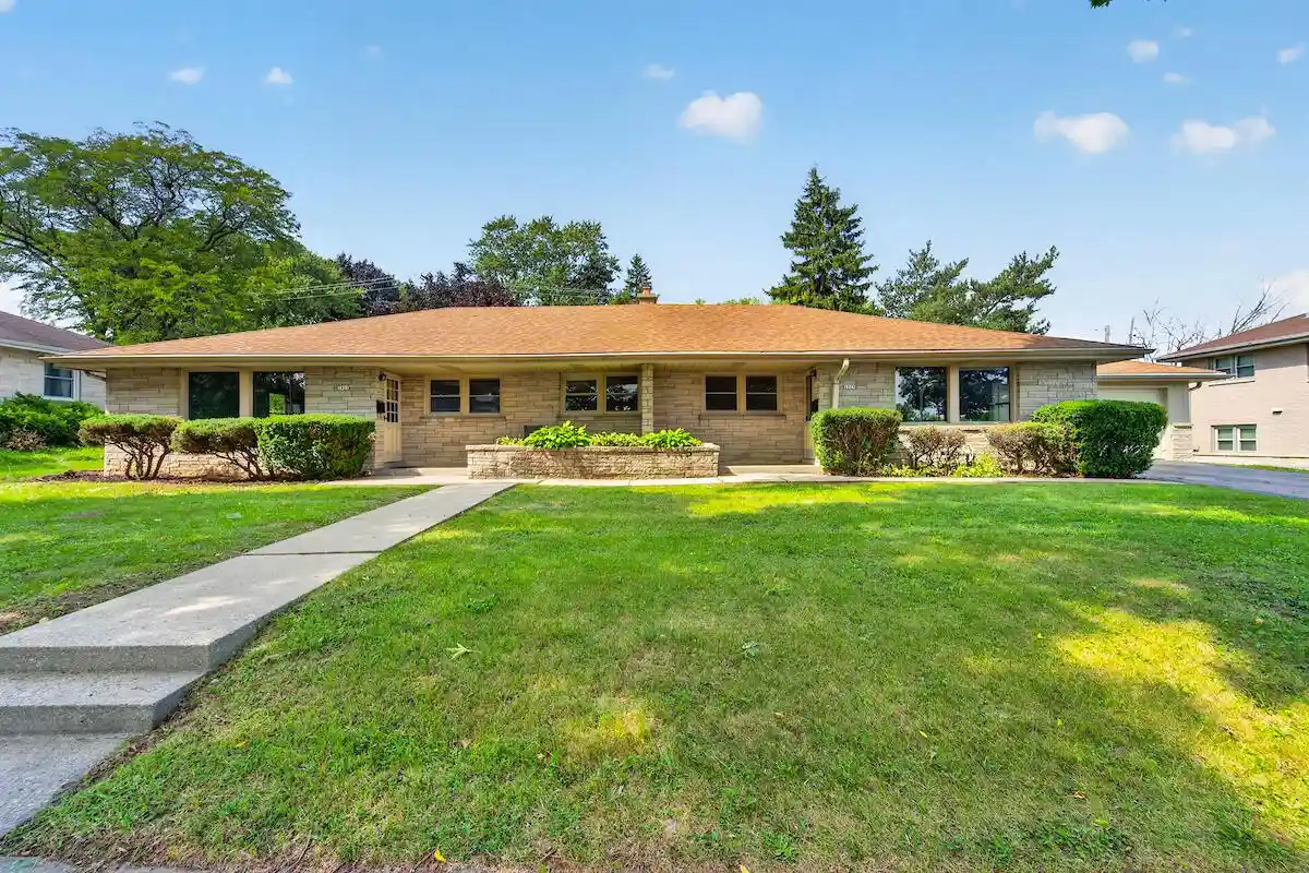 3921-n-100th-3925-street-milwaukee-wi-53222/hzid_d52a85ad