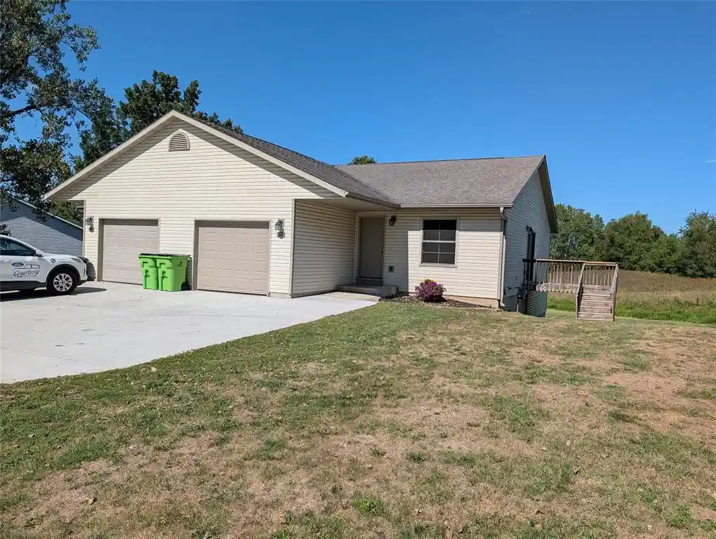 400-402-main-st-400-402-cadott-wi-54727/hzid_df51e631