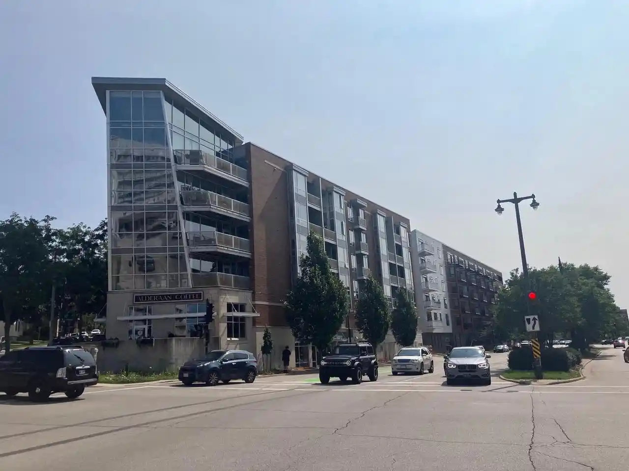 1541-n-jefferson-st-504-milwaukee-wi-53202/hzid_d8a79294