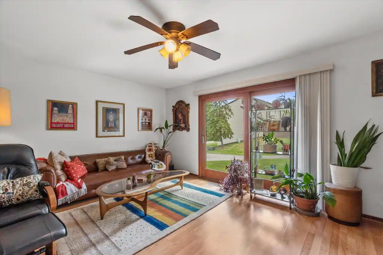 5209-s-13th-street-j-milwaukee-wi-53221/hzid_01132f57