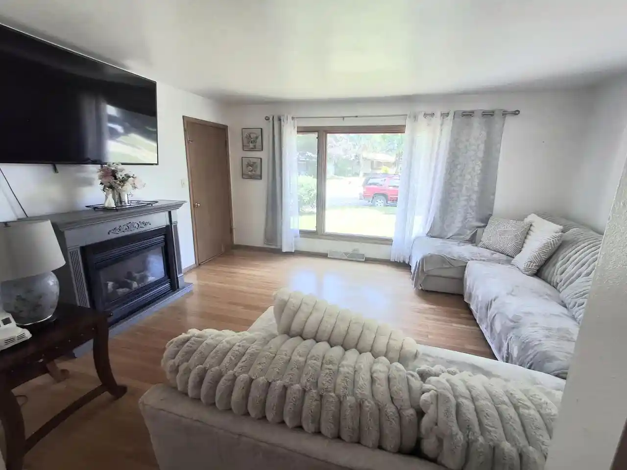 2537-w-bridge-st-2539-milwaukee-wi-53221/hzid_d62a6f89