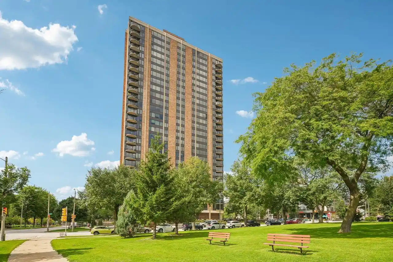 929-n-astor-st-2305-milwaukee-wi-53202/hzid_62bc3d13