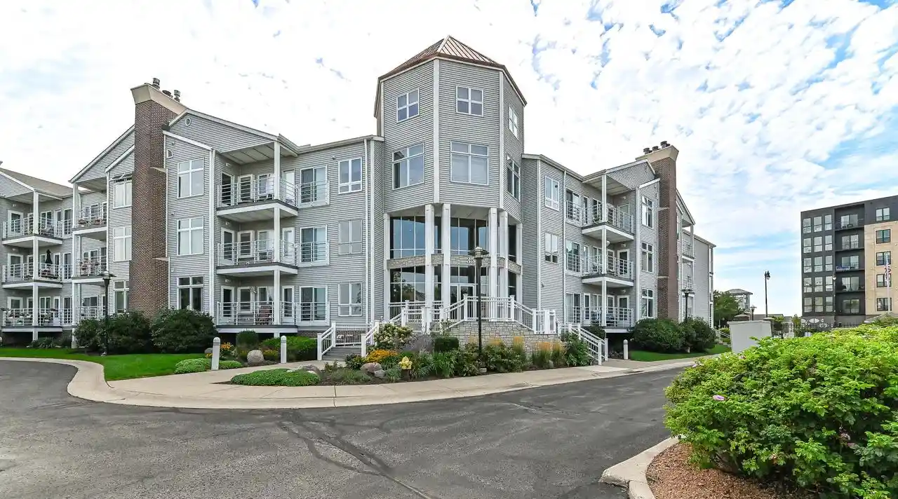 35-harborview-dr-112-racine-wi-53403/hzid_b7e807f6