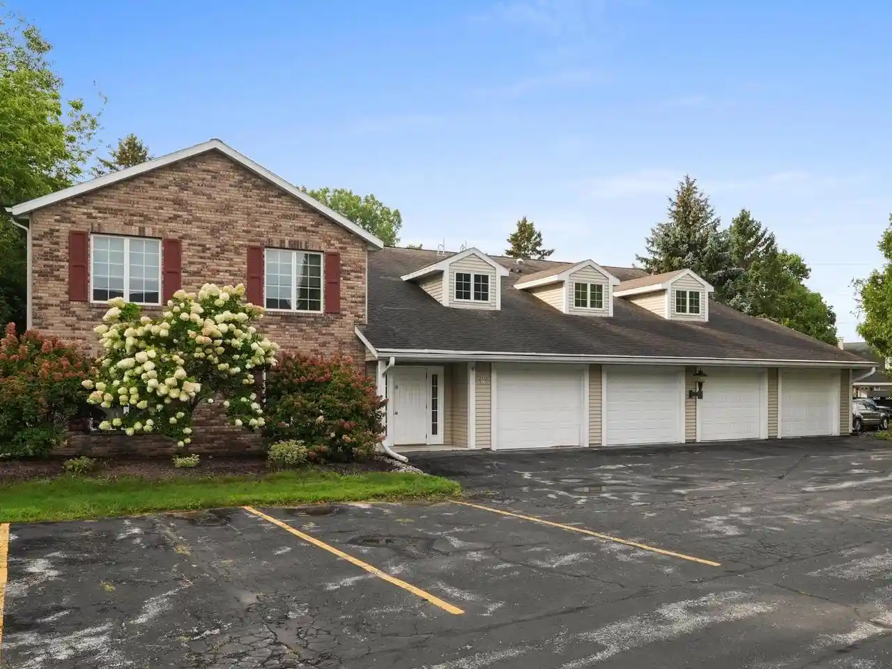 2533-cross-crk-dr-c-sheboygan-wi-53081/hzid_608b7e13
