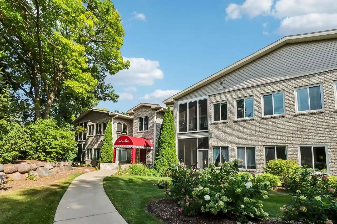 69-cherokee-cir-103-madison-wi-53704/hzid_1bd70afa