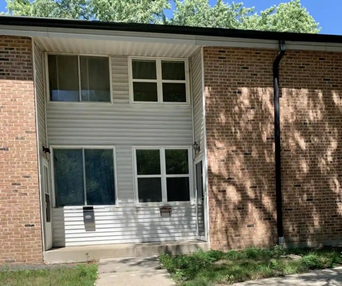 9051-n-95th-street-f-milwaukee-wi-53224/hzid_9a257071