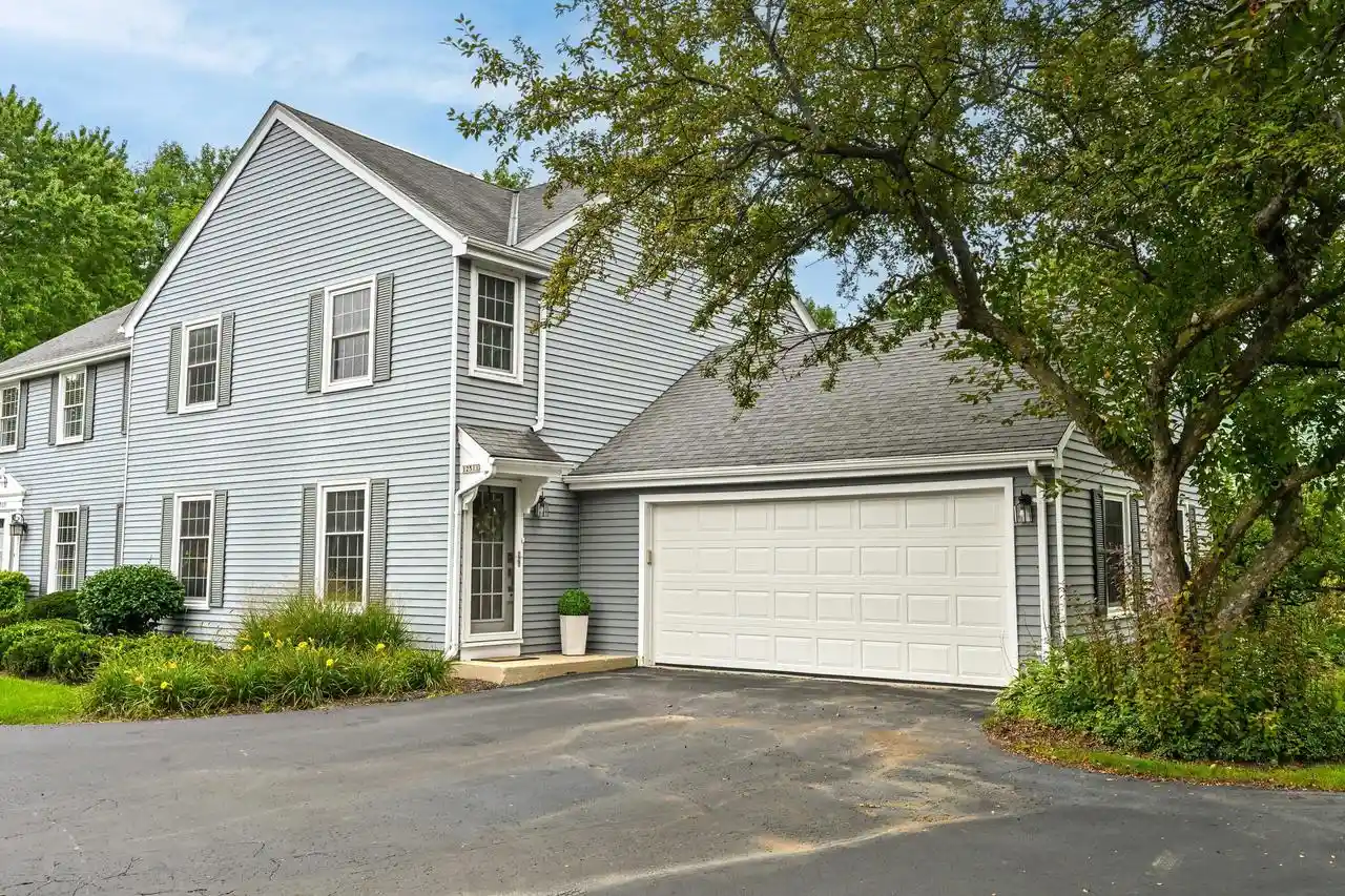 12511-n-woodberry-dr-5-mequon-wi-53092/hzid_b37802d0