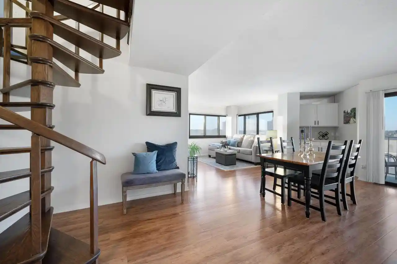 1633-n-prospect-ave-5d-milwaukee-wi-53202/hzid_bc195dbb
