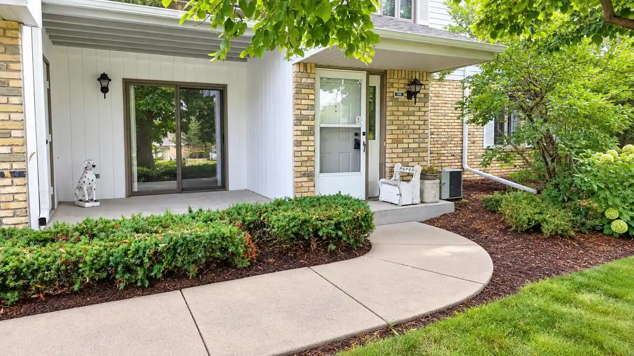 1442-woodchuck-ct-102-mount-pleasant-wi-53406/hzid_44360276