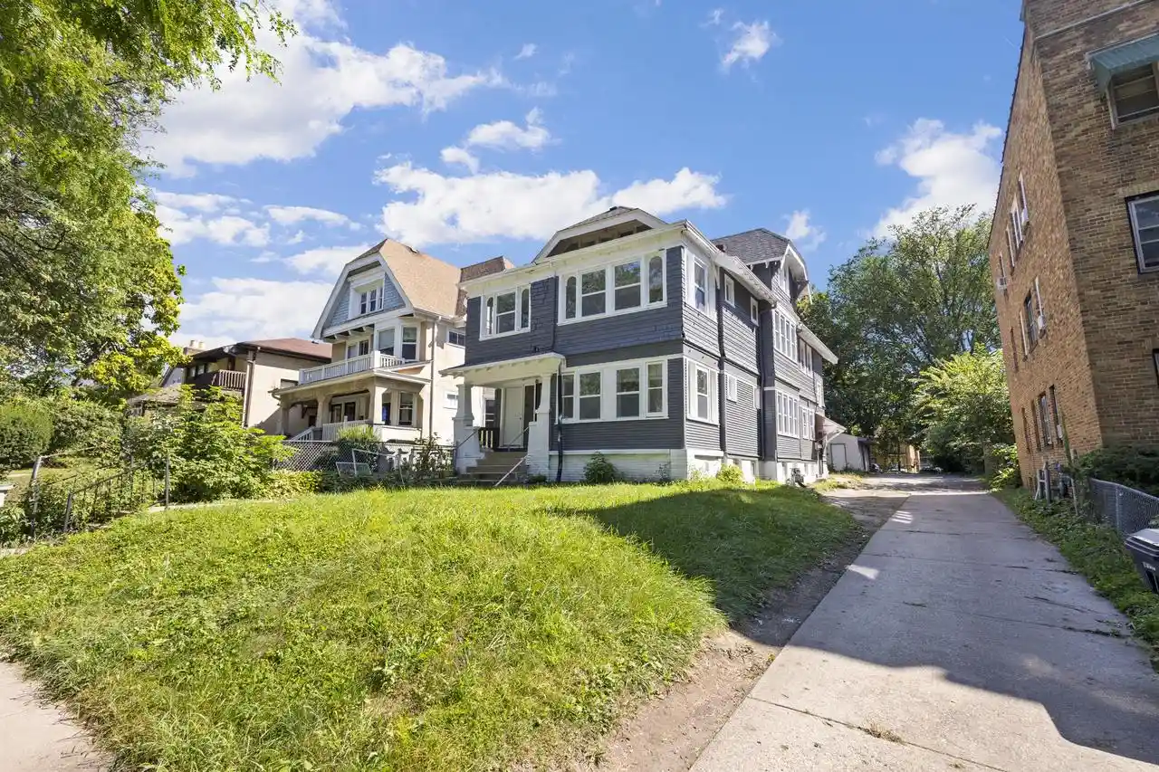 4266-w-highland-blvd-4268-milwaukee-wi-53208/hzid_c30d5233